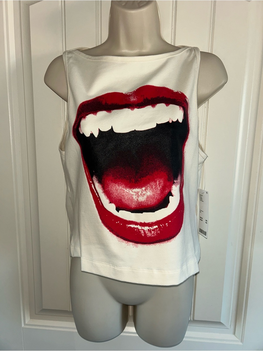 NWT Urban Outfitters White Cropped Tank with Red Open-Mouth Graphic Sz XL